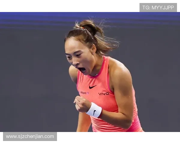 中网赛场郑钦文全情投入赛前热身训练细节状态全面深度精彩解析呈现