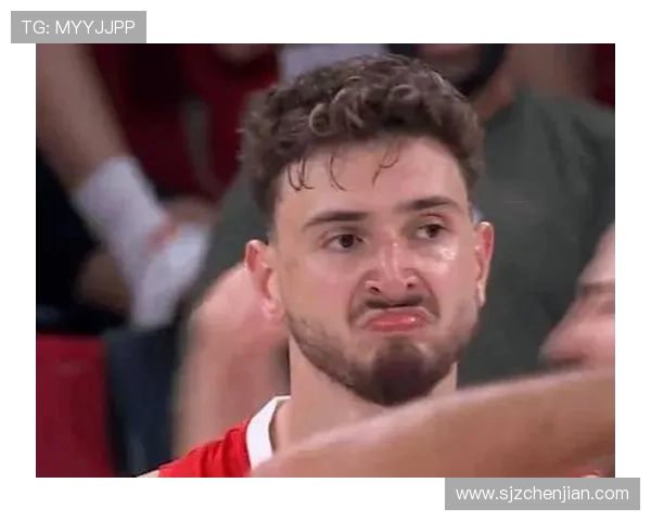 申京倒地抢断助攻 谢泼德飞身暴扣精彩瞬间引爆全场